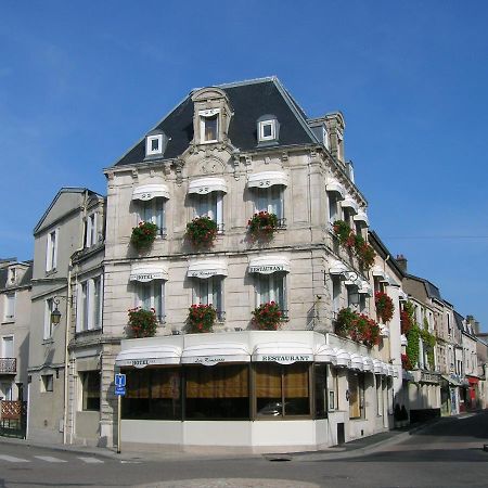 Hôtel Restaurant Des Remparts Chaumont  Exterior foto